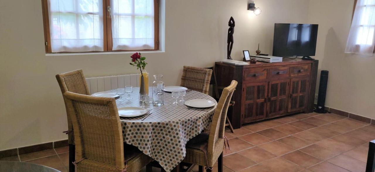 Gite Du Clos De La Vigne Montreuil  Eksteriør billede