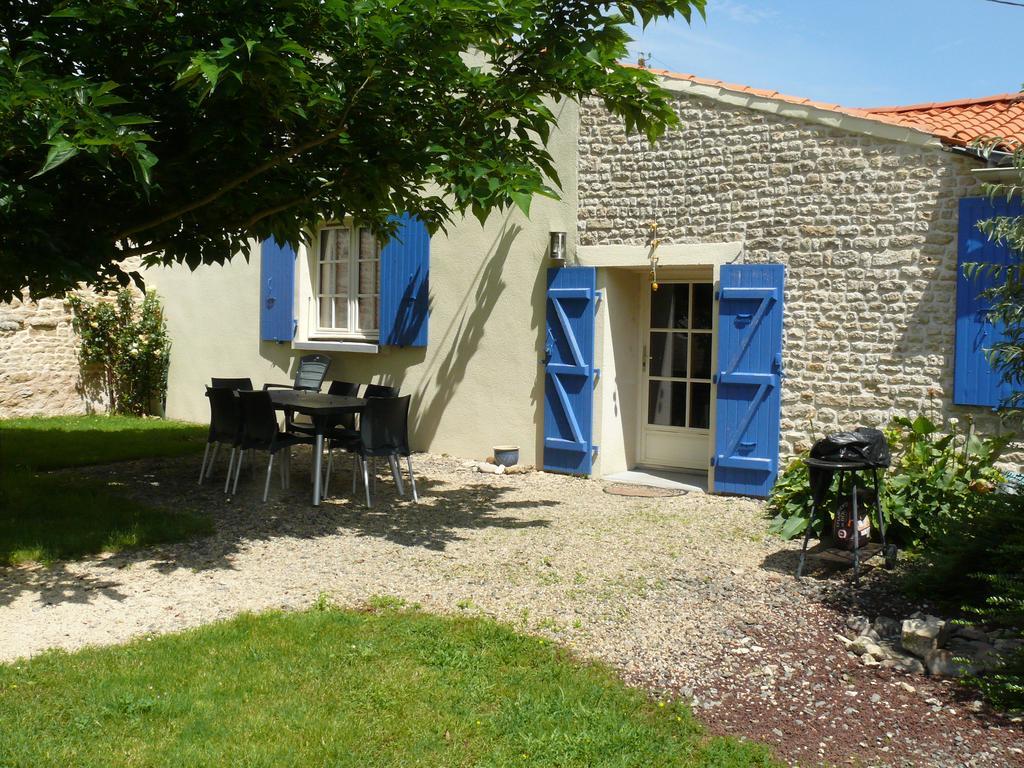 Gite Du Clos De La Vigne Montreuil  Eksteriør billede