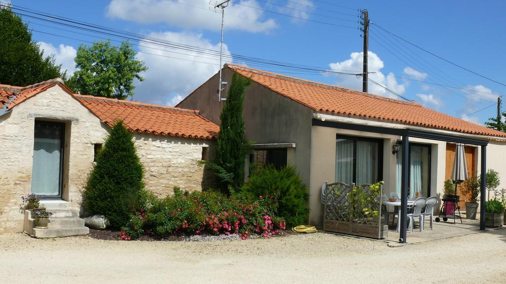 Gite Du Clos De La Vigne Montreuil  Eksteriør billede